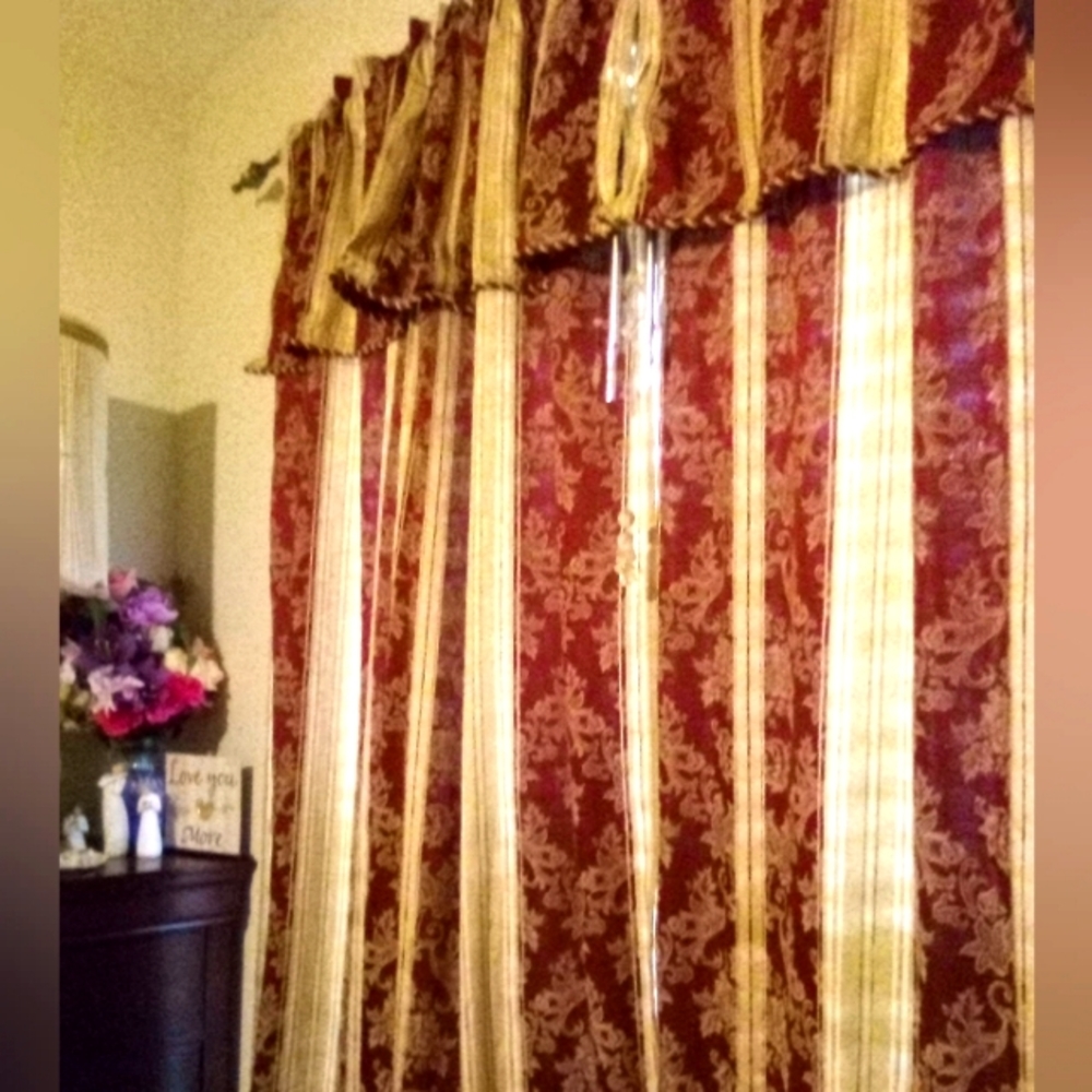 4 Unlined Drapery panels 54 X 80 Ech covers 2 full windows Beige & Burgundy LN - Picture 3 of 10